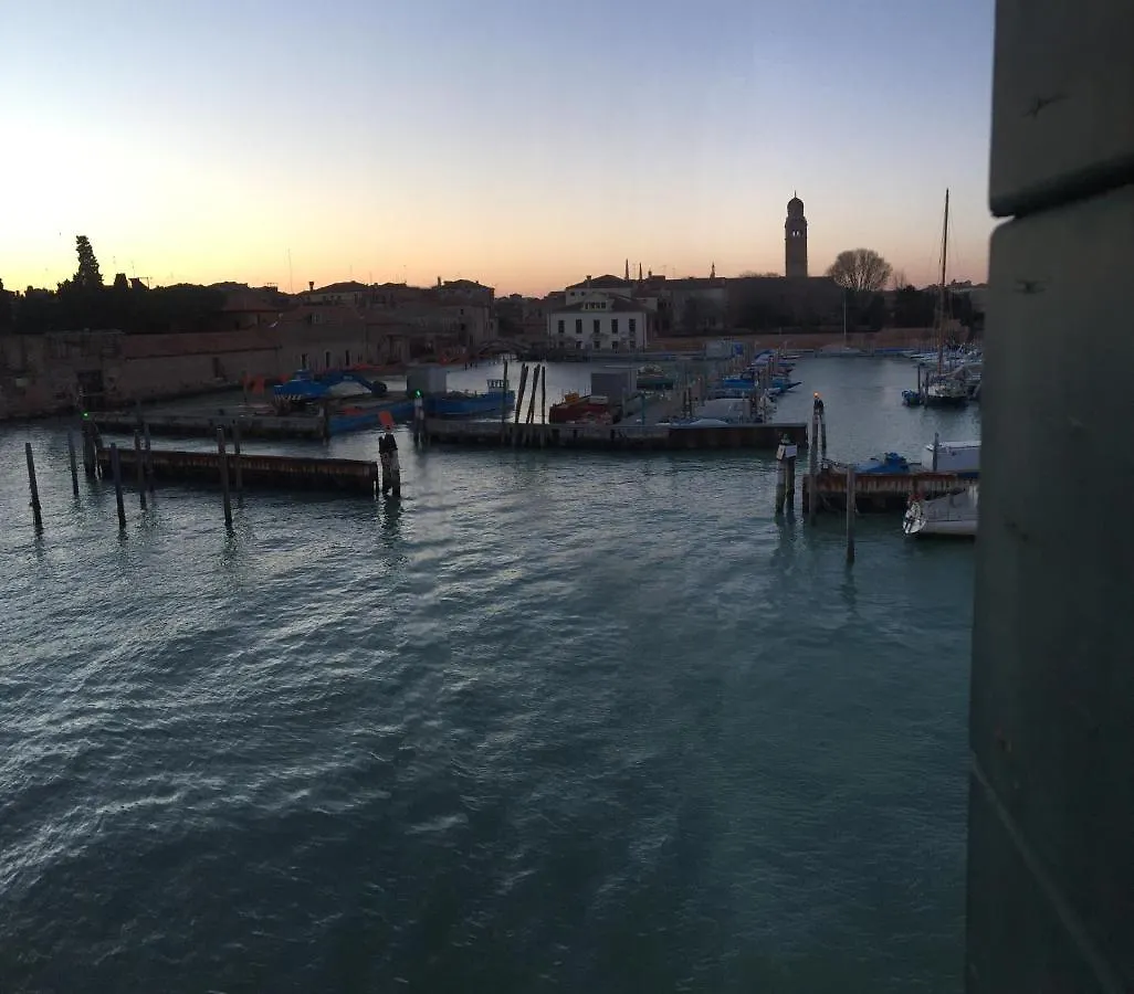 Guest house Romantic Enchantment With Private Bathroom Venice Italy